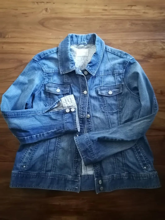 Ladies Denim Jacket – Size Medium